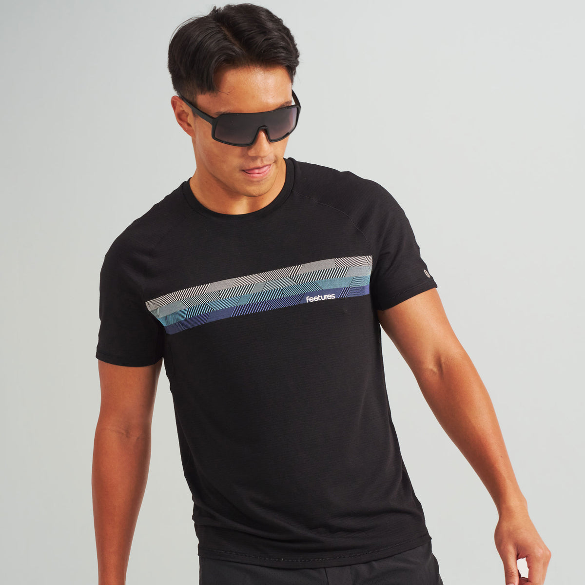 Men’s Stride Flex Performance Tee - Black Feetures Graphic