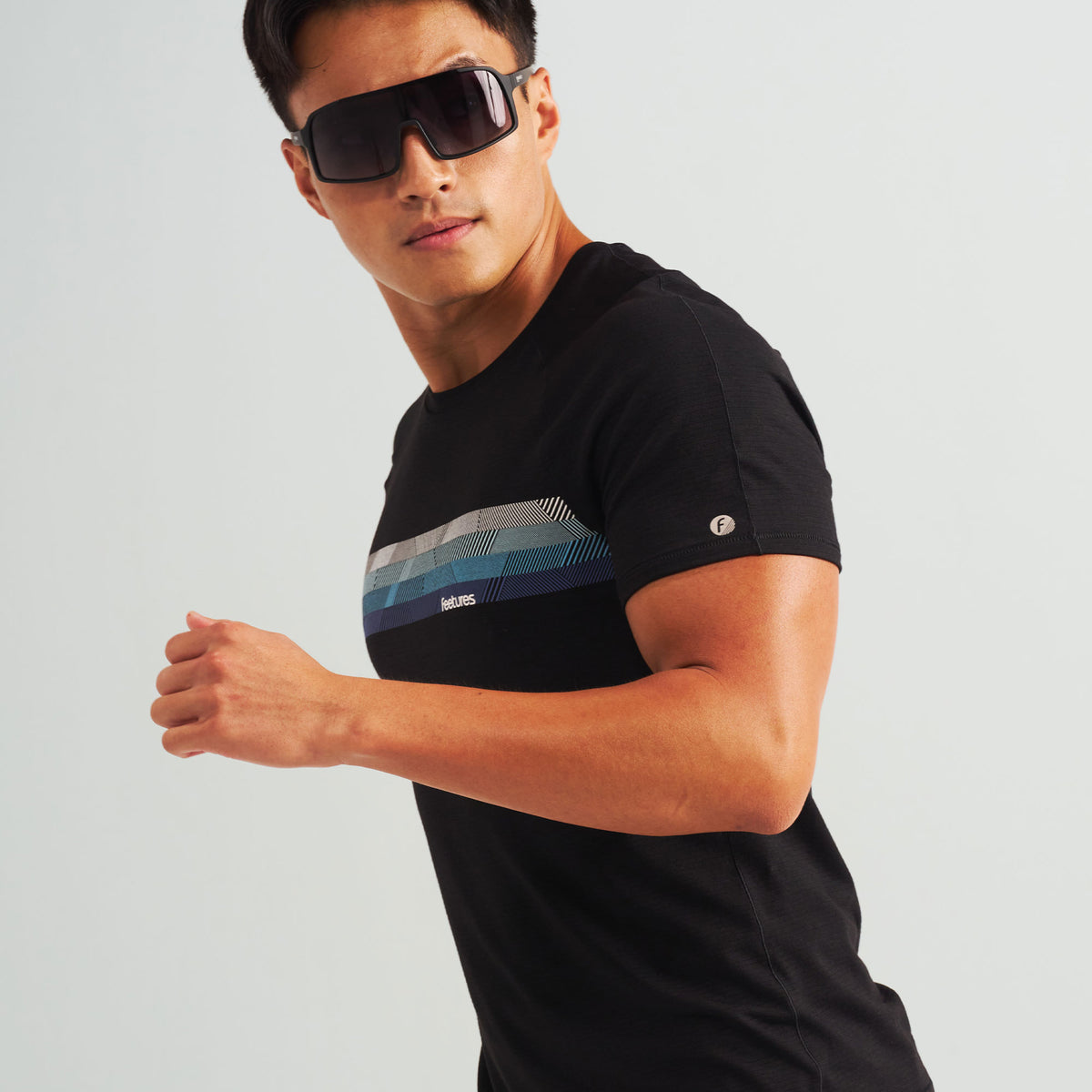 Men’s Stride Flex Performance Tee - Black Feetures Graphic