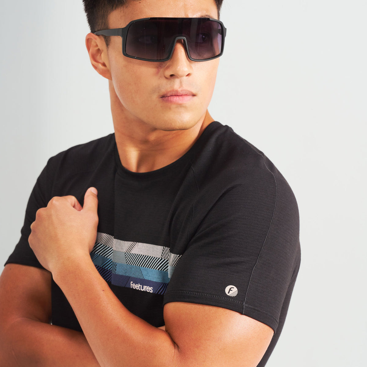 Men’s Stride Flex Performance Tee - Black Feetures Graphic