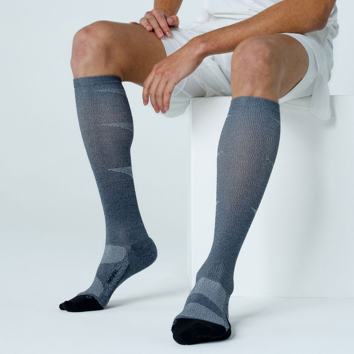 Graduated Compression Light Cushion Knee High 3 Pack - Blue White Mix