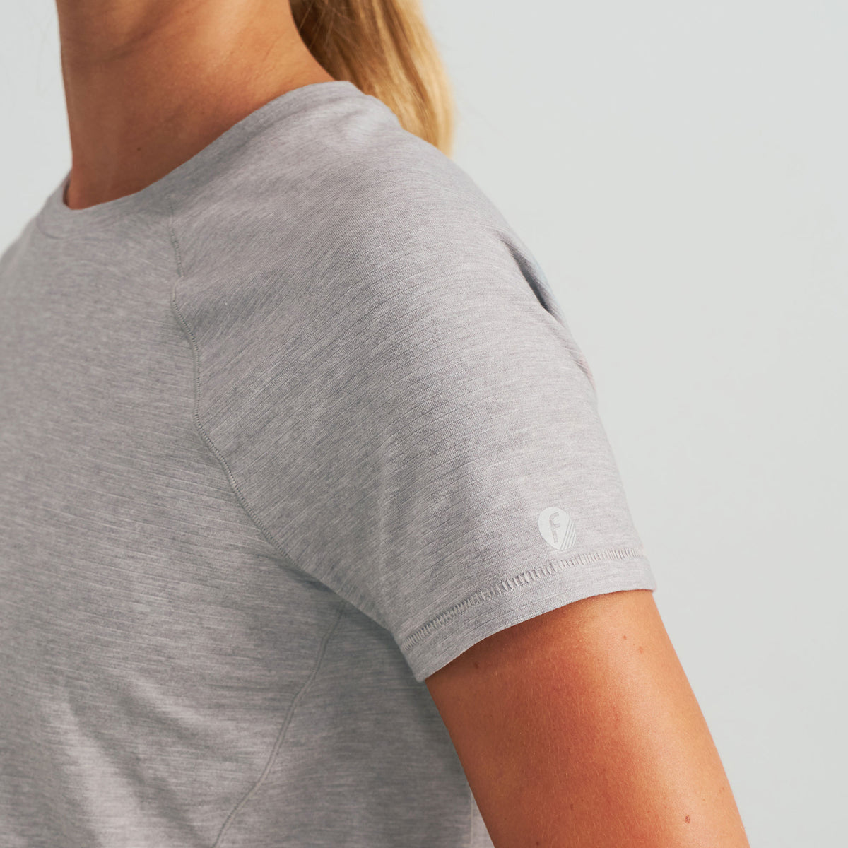 Women’s Stride Flex Performance Tee - Light Gray
