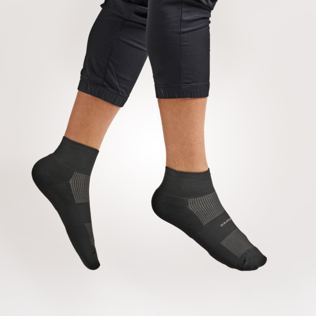 High Performance Quarter Socks Max Cushion Feetures