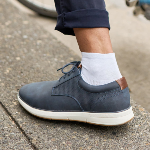  Feetures Trail Max Cushion Quarter - Calcetines de running para  hombre y mujer, absorben la humedad, Carbón vegetal : Ropa, Zapatos y  Joyería
